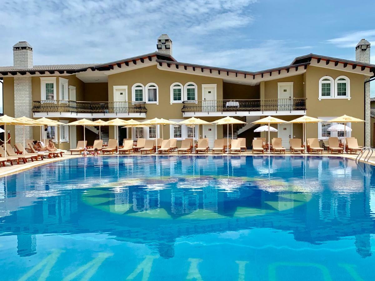 PalmaNova Resort Tirana Kültér fotó